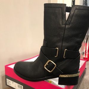 black boots size 9